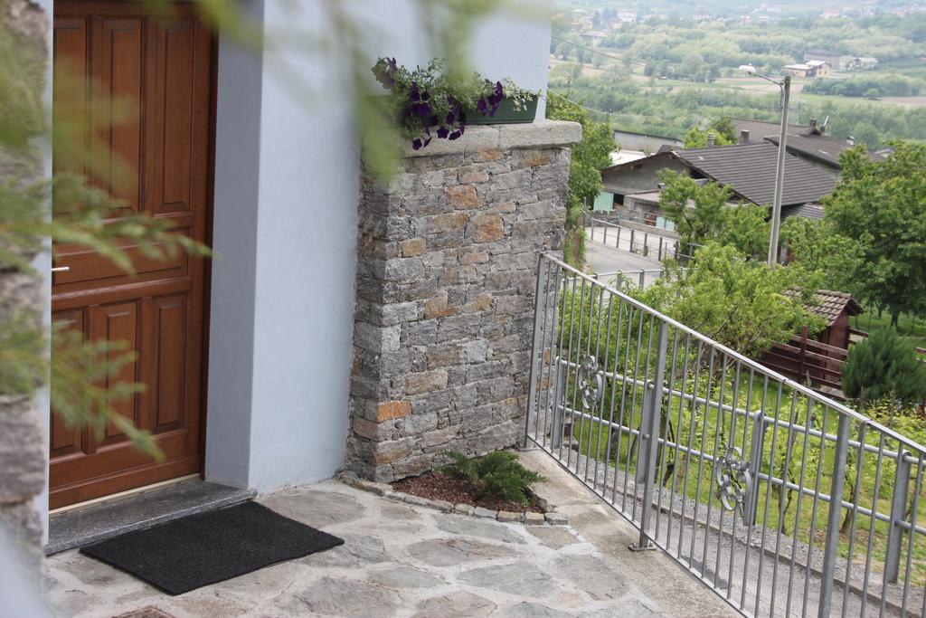 דירות Villa di Tirano La Madonnina חדר תמונה