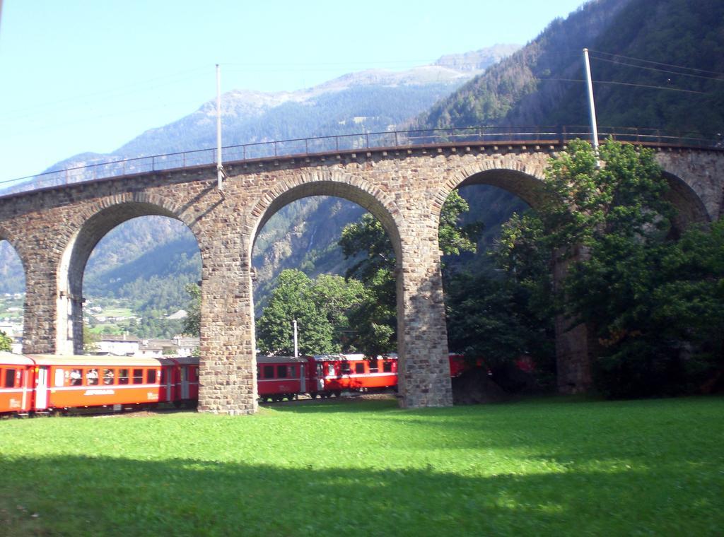 דירות Villa di Tirano La Madonnina חדר תמונה